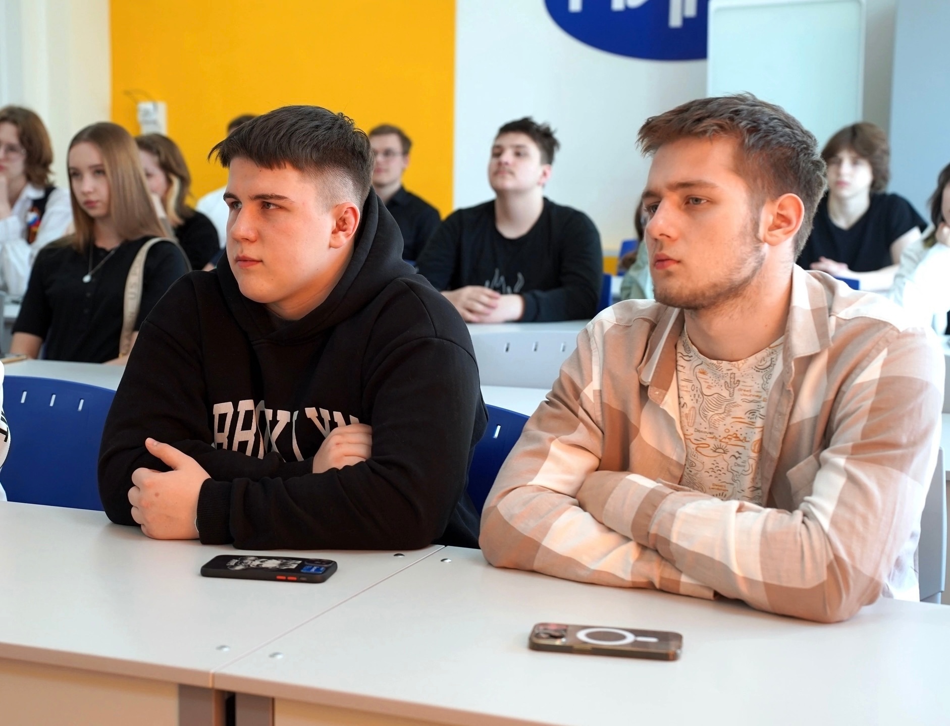 Наши десятиклассники открыли секреты ИИ.